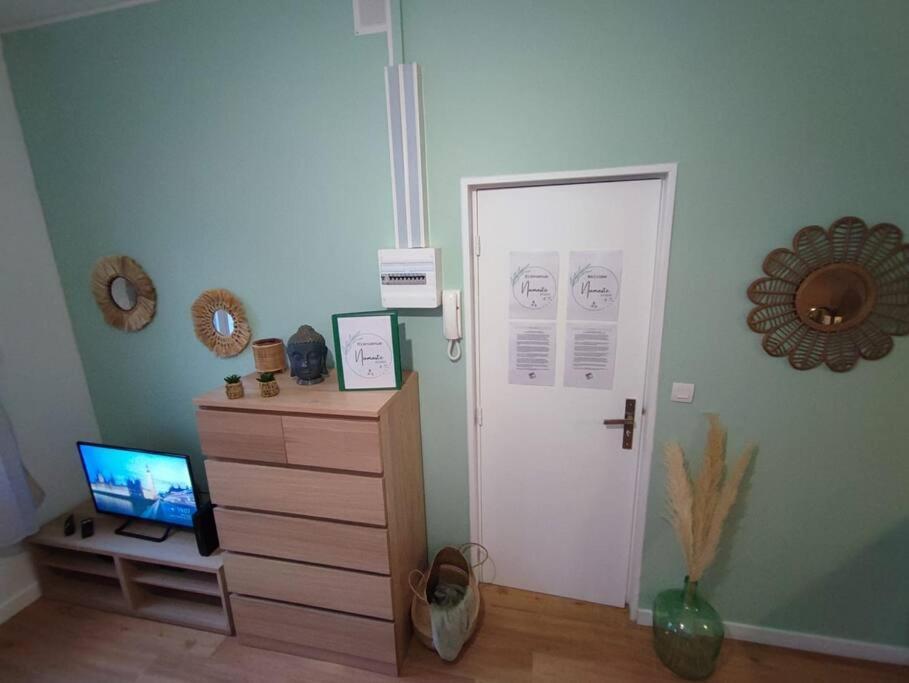 Namaste Studio By T&L Apartment Denain Luaran gambar