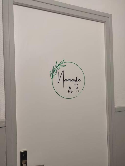 Namaste Studio By T&L Apartment Denain Luaran gambar